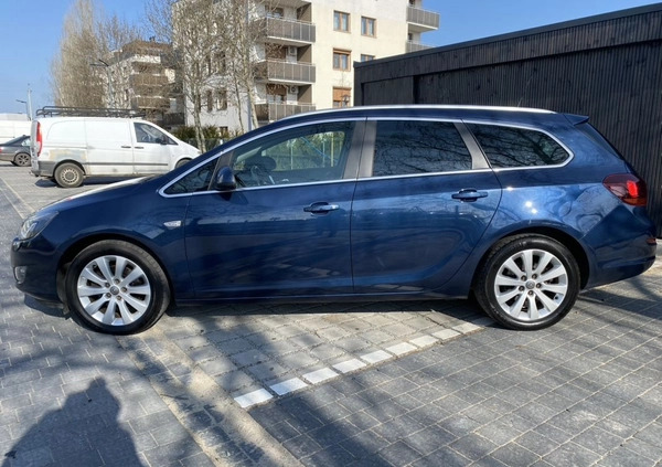 Opel Astra cena 29900 przebieg: 187000, rok produkcji 2012 z Września małe 562